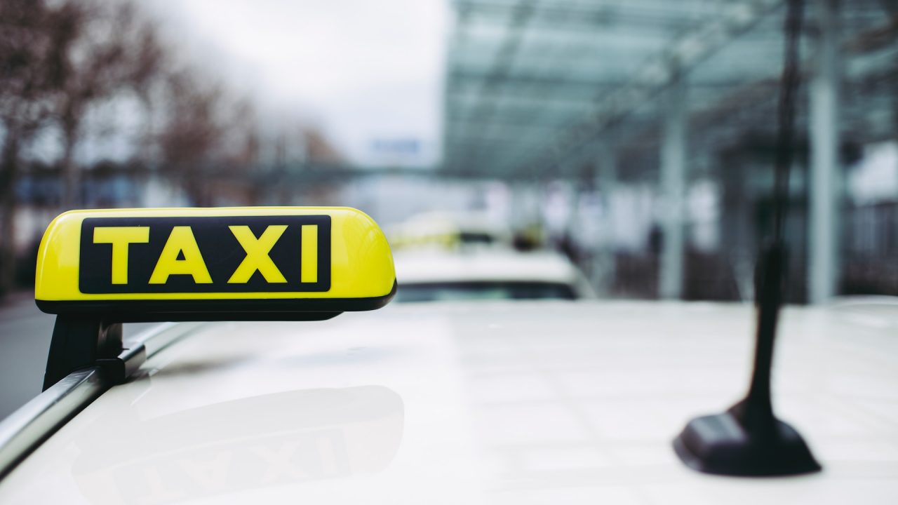 Uberタクシーとは｜使い方やメリット・デメリットを徹底解説