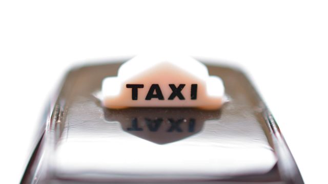 タクシー初乗り運賃は地域によって異なる｜タクシーの運賃が決まる仕組みも解説
